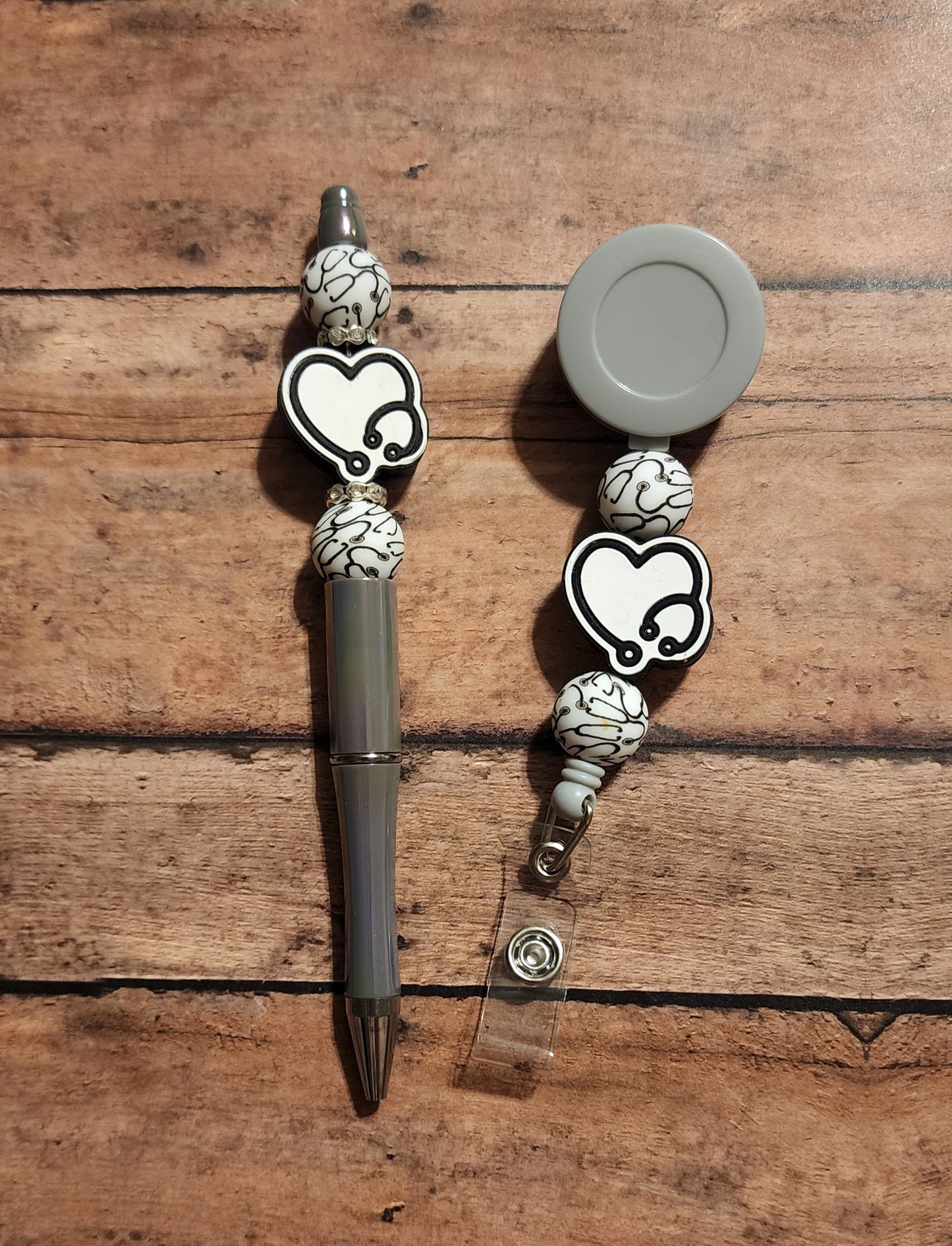 Gray Stethoscope Heart Silicone Bead Badge Reel & Pen Matching Set | Nurse Matching Set