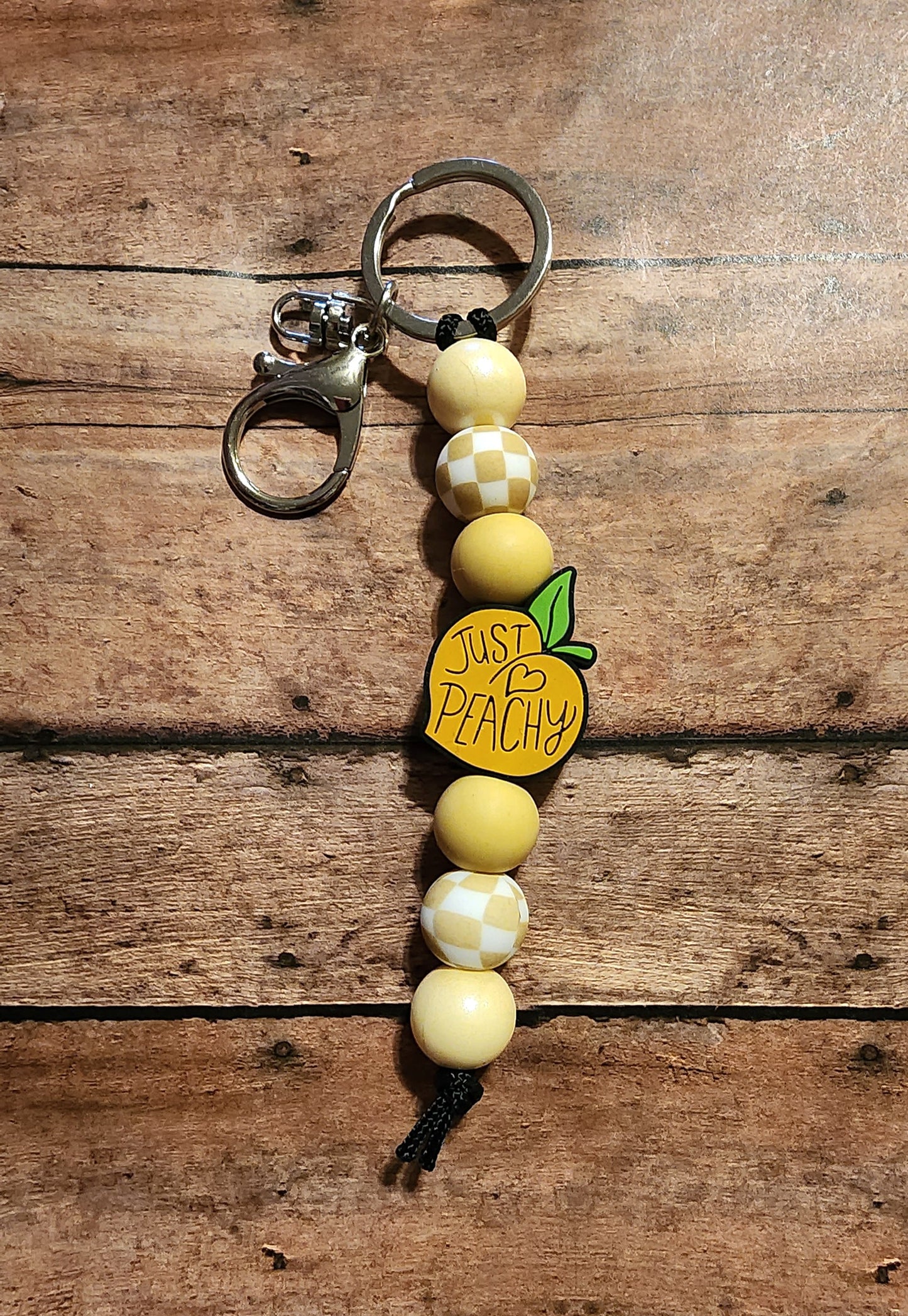 Just Peachy Checker | Silicone Beaded Keychain